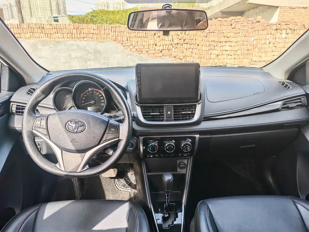 Toyota Yaris L — миниатюра 6