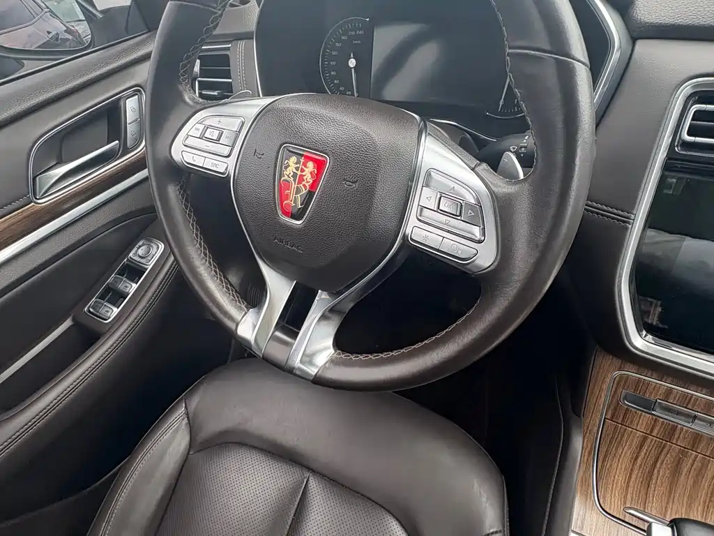 Roewe RX8 — миниатюра 9