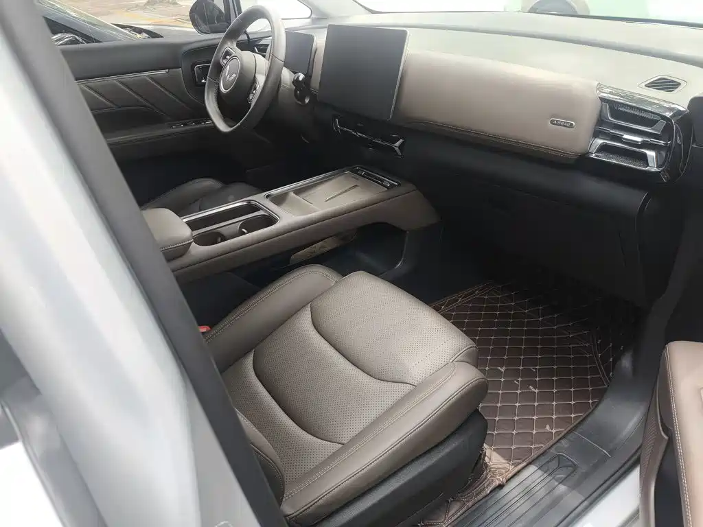 Wuling Звездный свет 730 Новая энергия — миниатюра 2