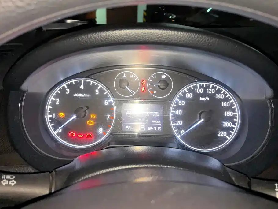 Nissan Tiida — миниатюра 14
