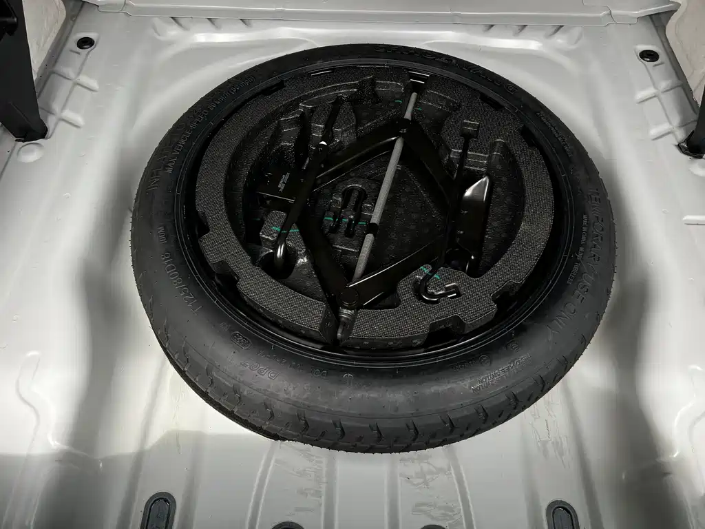 Geely Xingyue L — миниатюра 28