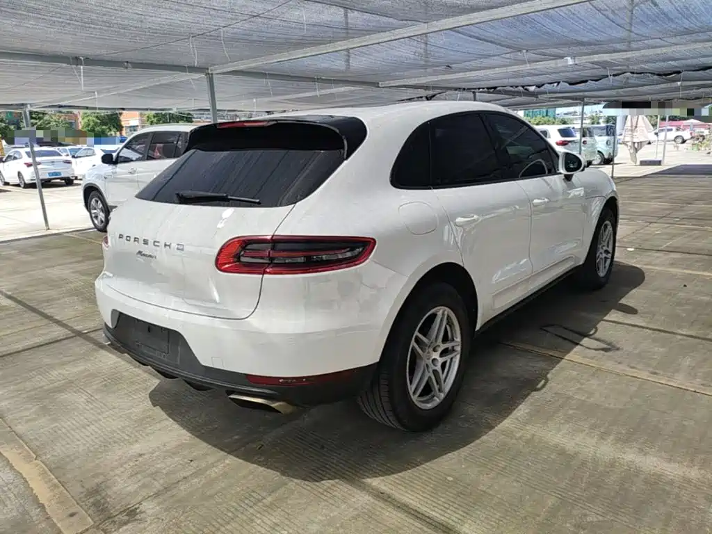 Porsche Macan — миниатюра 7