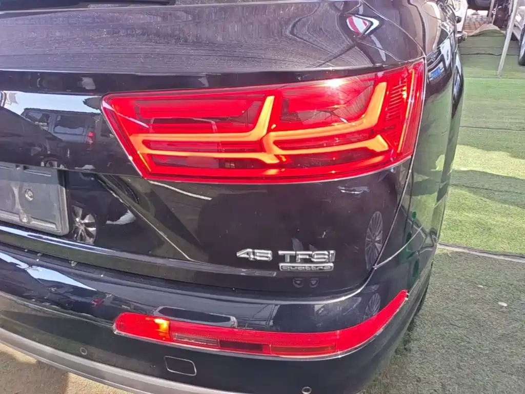 Audi Q7 — миниатюра 8