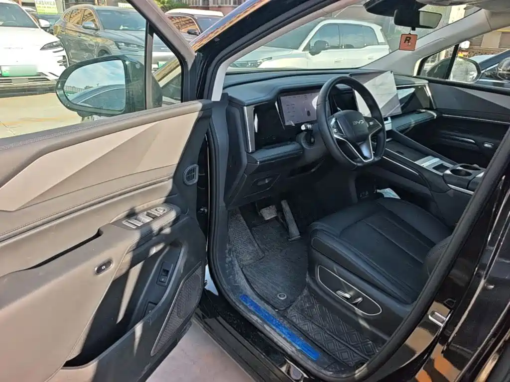 BYD M9 — миниатюра 16