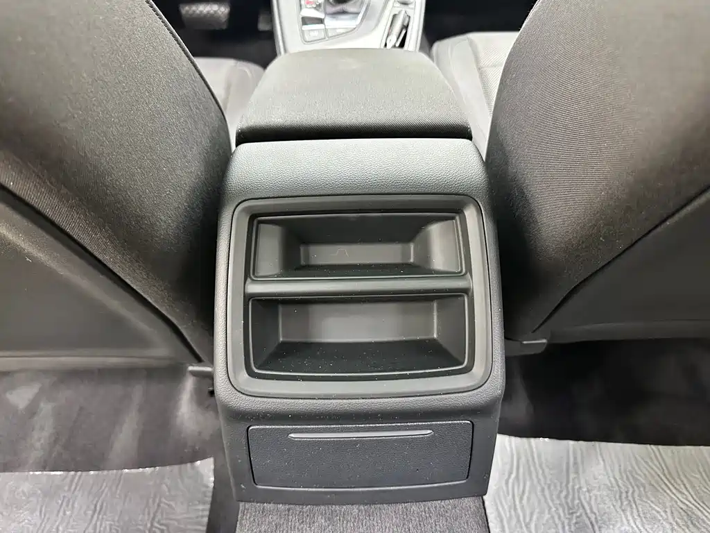 Audi A4L — миниатюра 18
