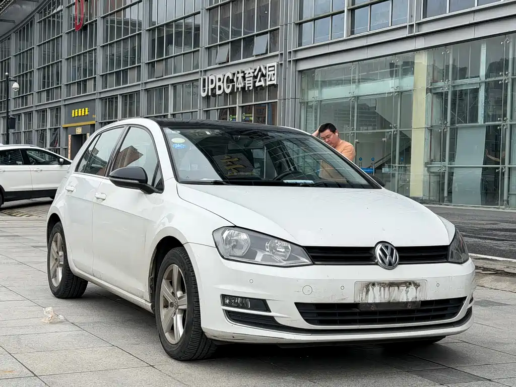 Volkswagen Golf 2017 1.6L AT Comfort