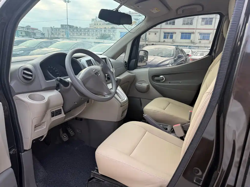 Nissan NV200 — миниатюра 7