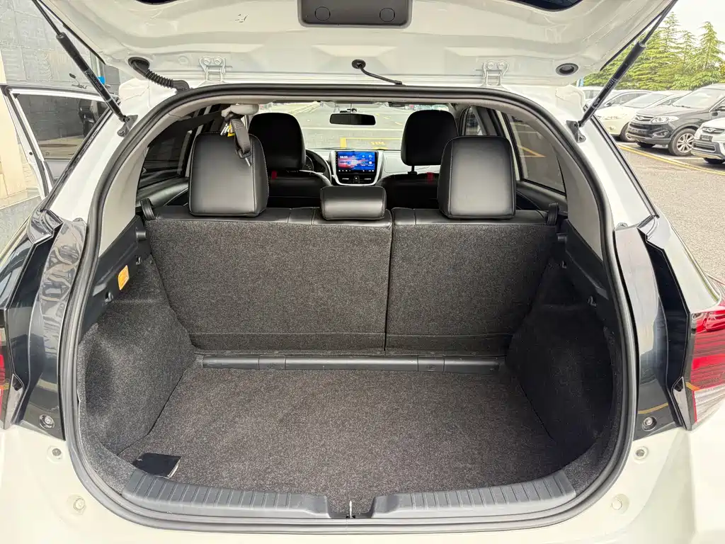 Toyota Yaris L — миниатюра 13