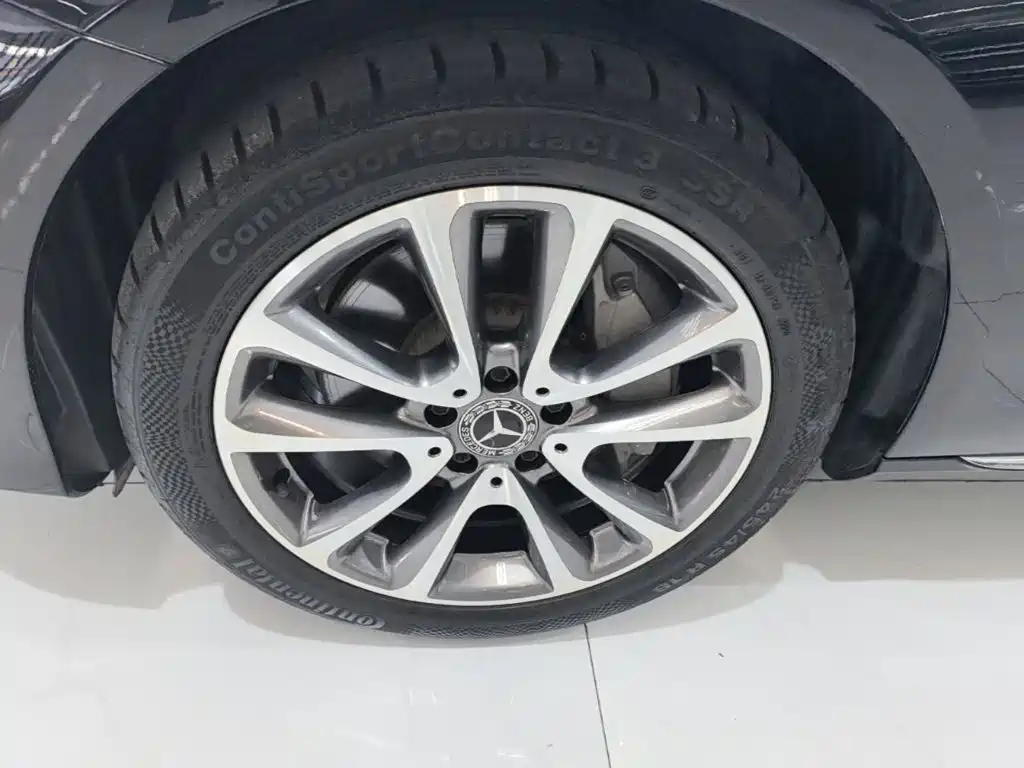 Mercedes-Benz E-Class — миниатюра 23