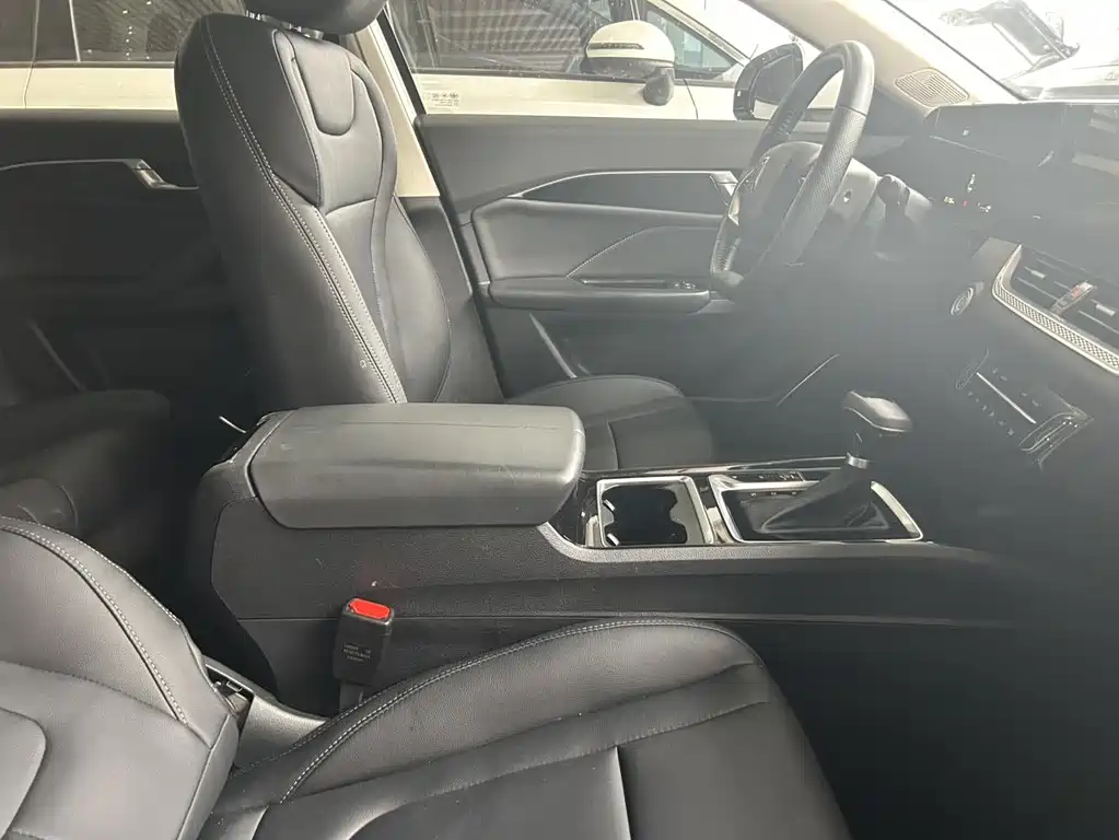 Bestune B70 2023 1.5T AT 70