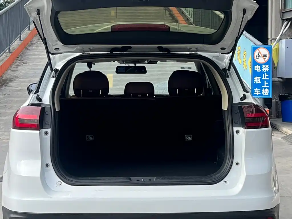 Geely Boyue — миниатюра 5