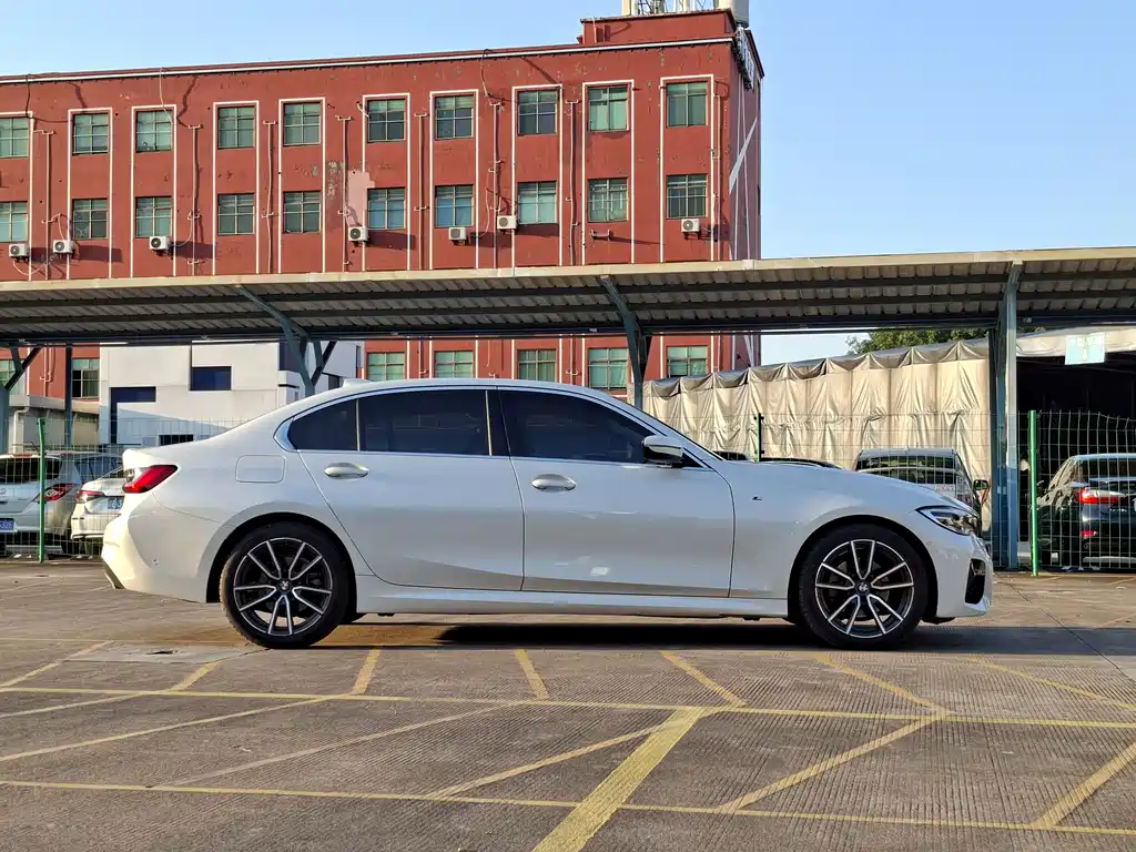 BMW 3 Series — миниатюра 8