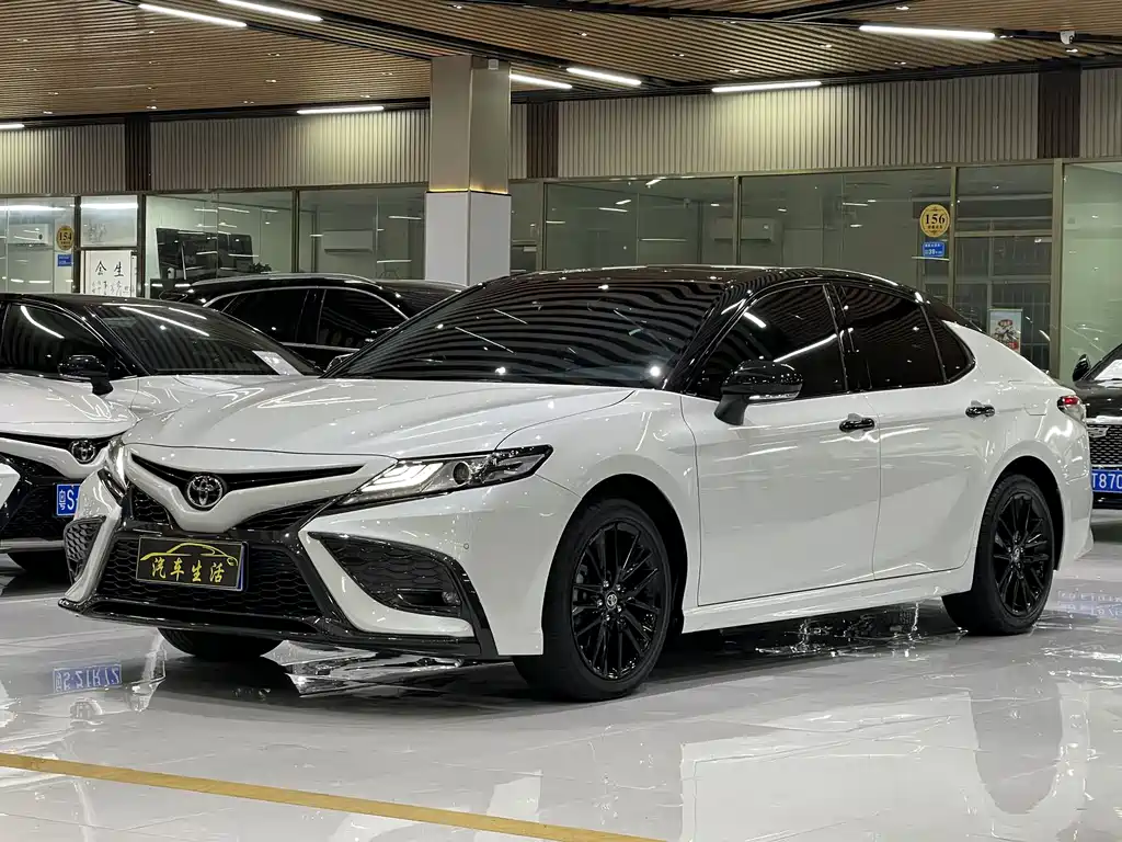 Купить Toyota Camry