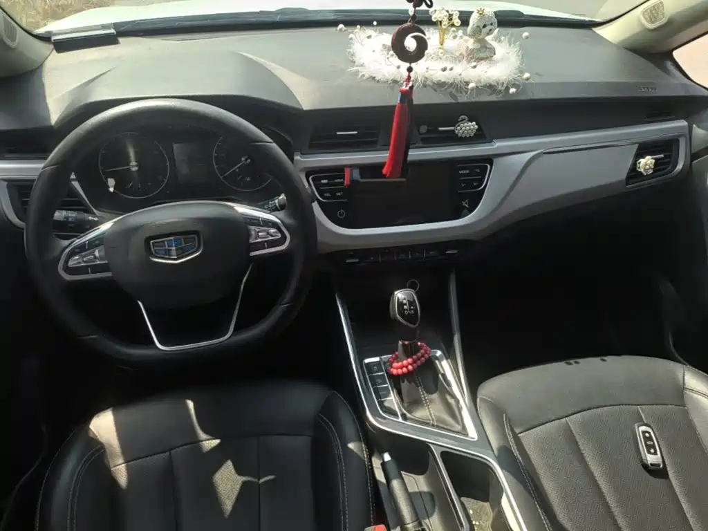 Geely Vision X3 — миниатюра 10