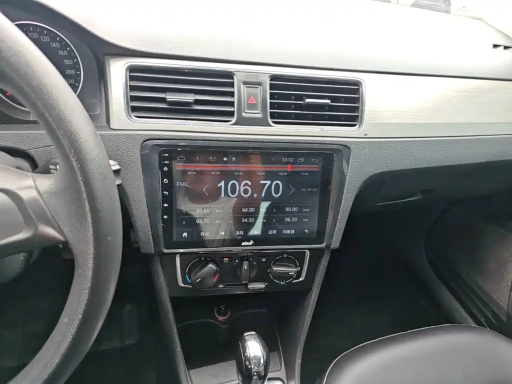 Volkswagen Santana — миниатюра 13