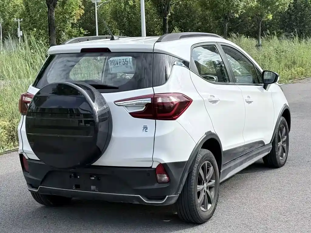 BYD Yuan EV — миниатюра 7