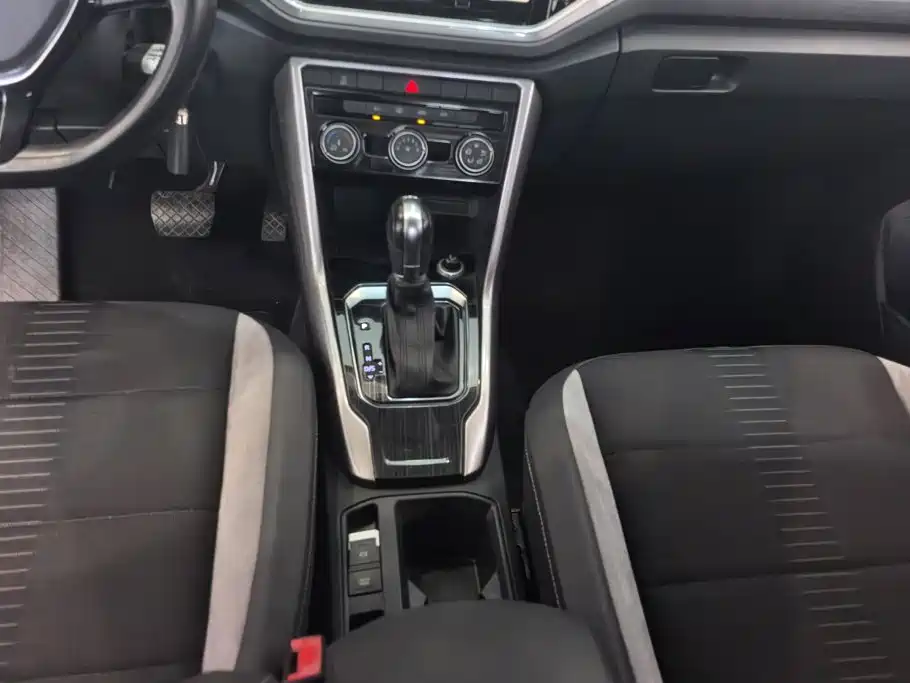 Volkswagen T-Roc — миниатюра 16
