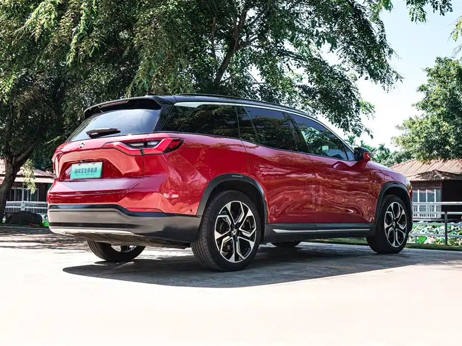 NIO ES8 2018 355KM мест