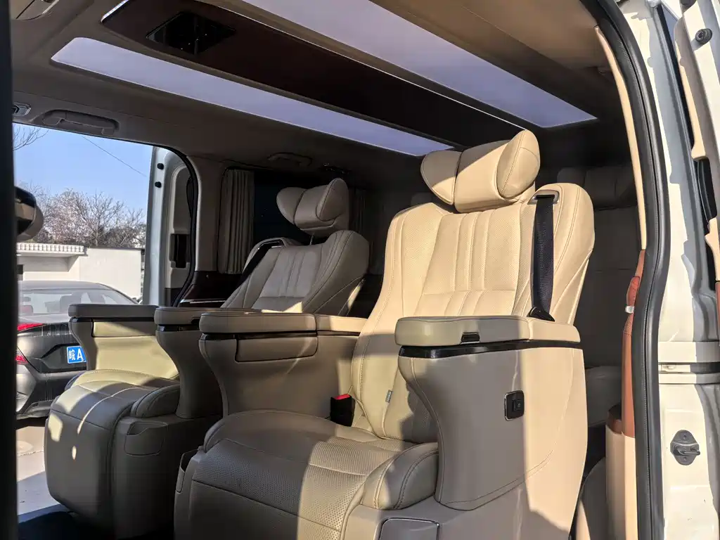 KETI CAR KEDI MOUNTAINS AND RIVERS