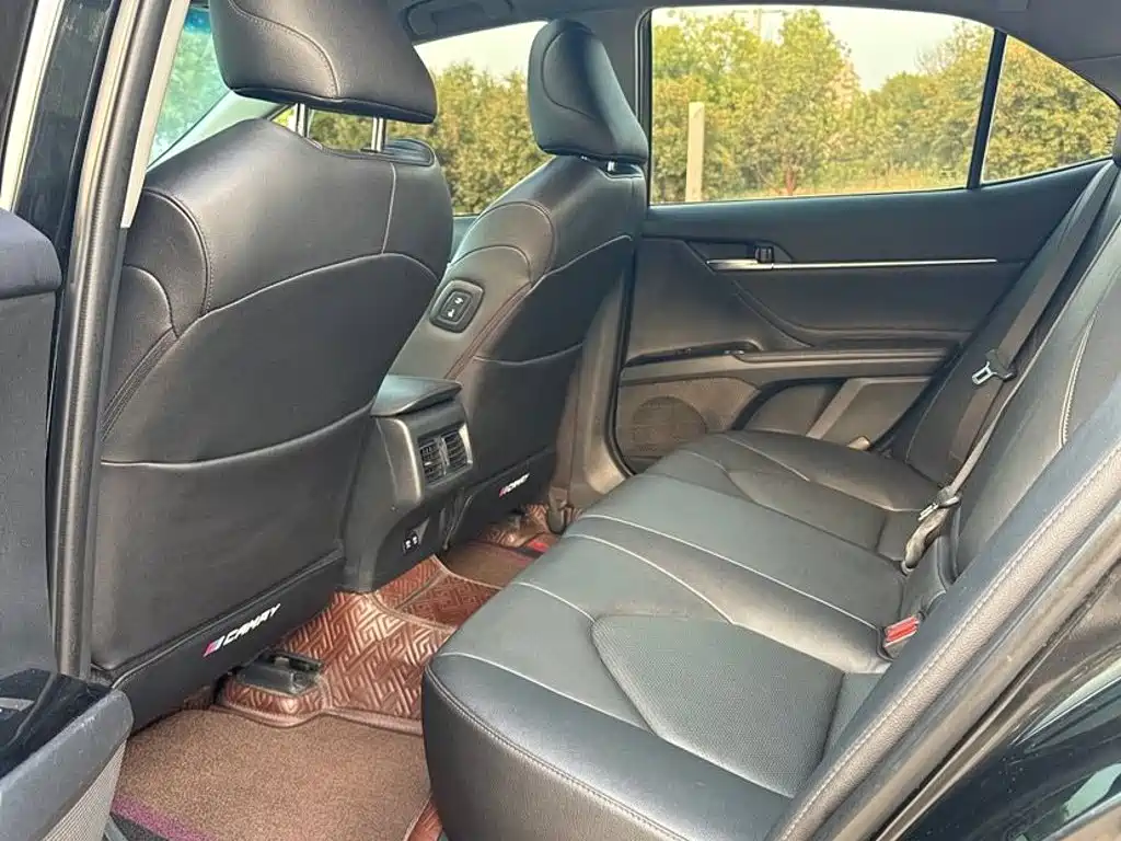 Toyota Camry — миниатюра 7