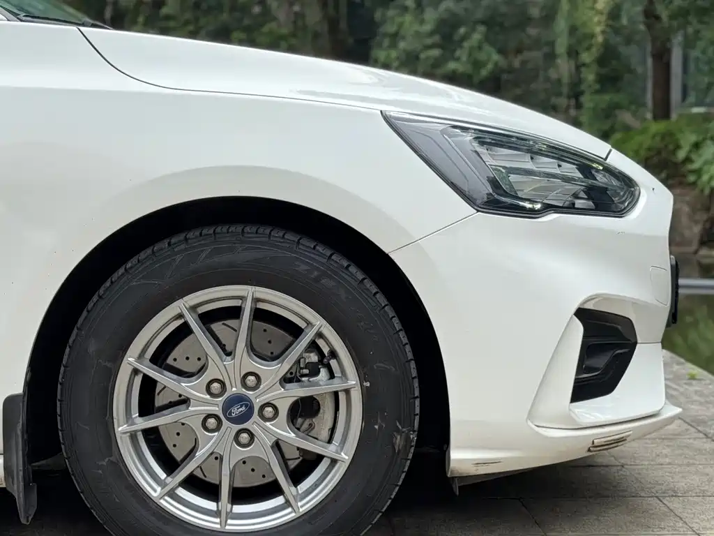 Ford Focus — миниатюра 16