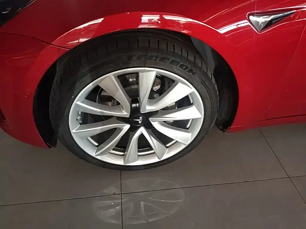 Tesla Model 3 — миниатюра 23