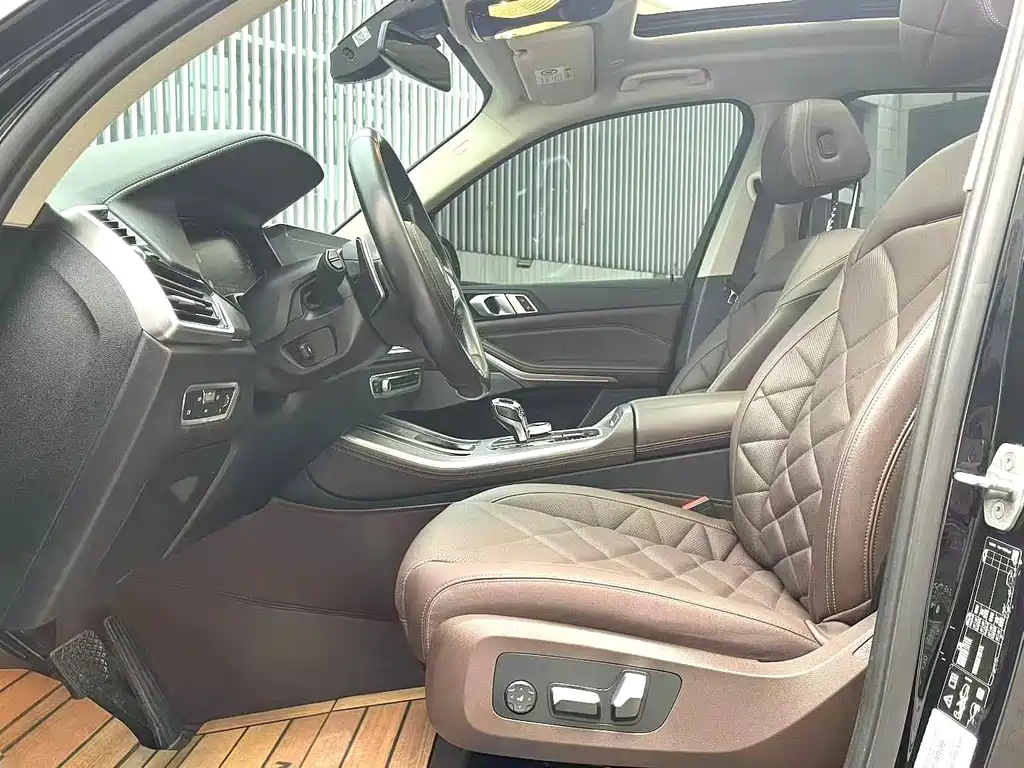 BMW X5 2023 xDrive 30Li Premium M Sport