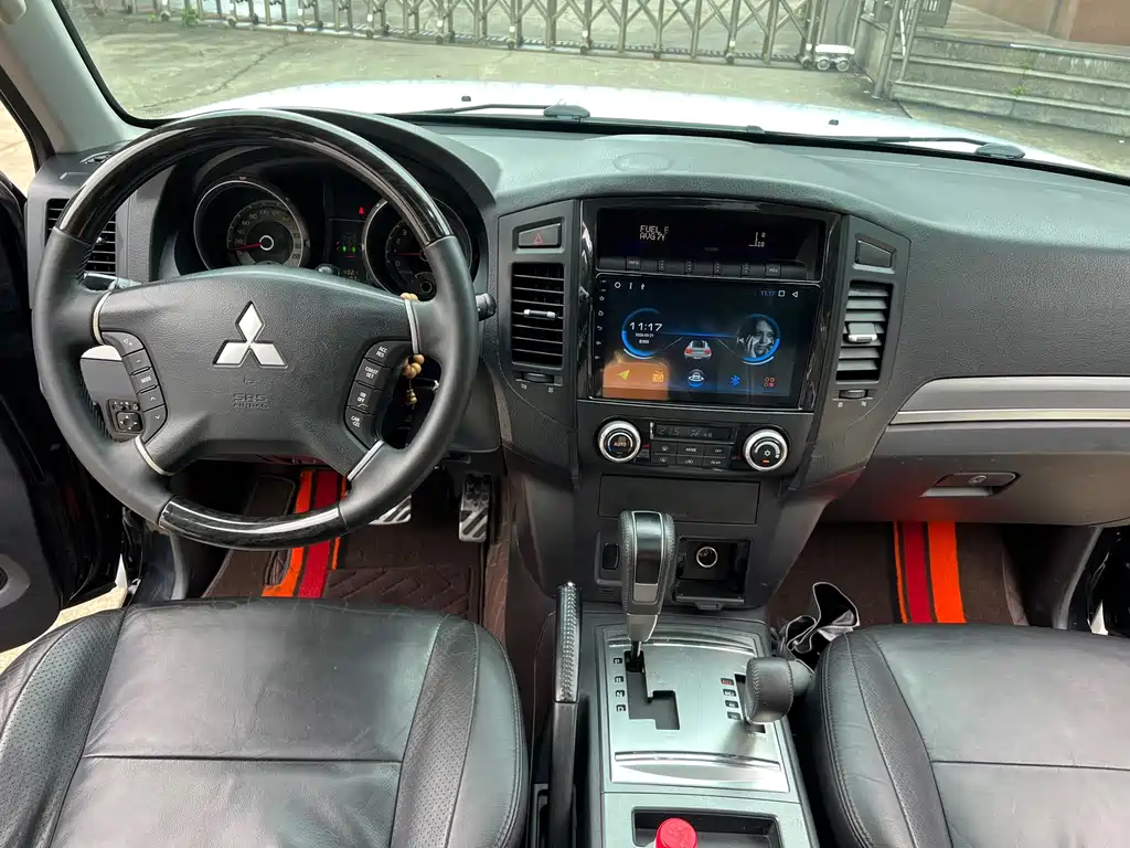 Mitsubishi Pajero (Import) — миниатюра 11