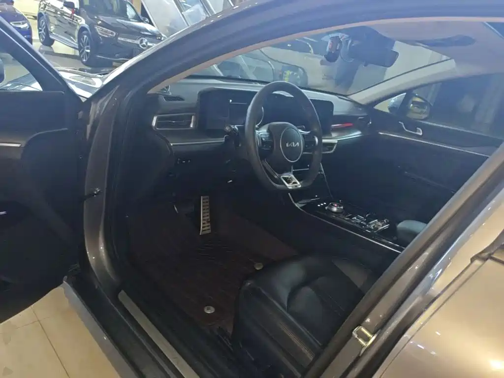 Kia K5 — миниатюра 16
