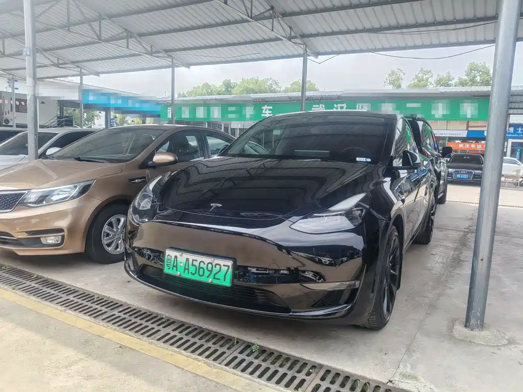 Tesla Model Y 2021