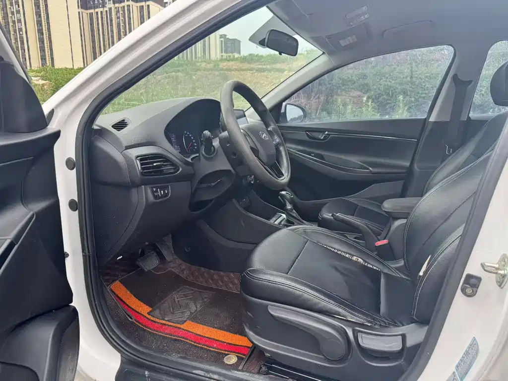 Hyundai Elantra — миниатюра 5