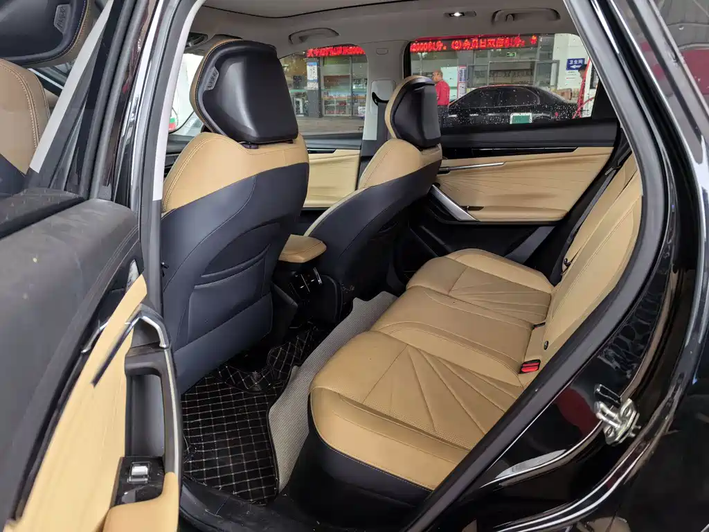 Geely Boyue L — миниатюра 2