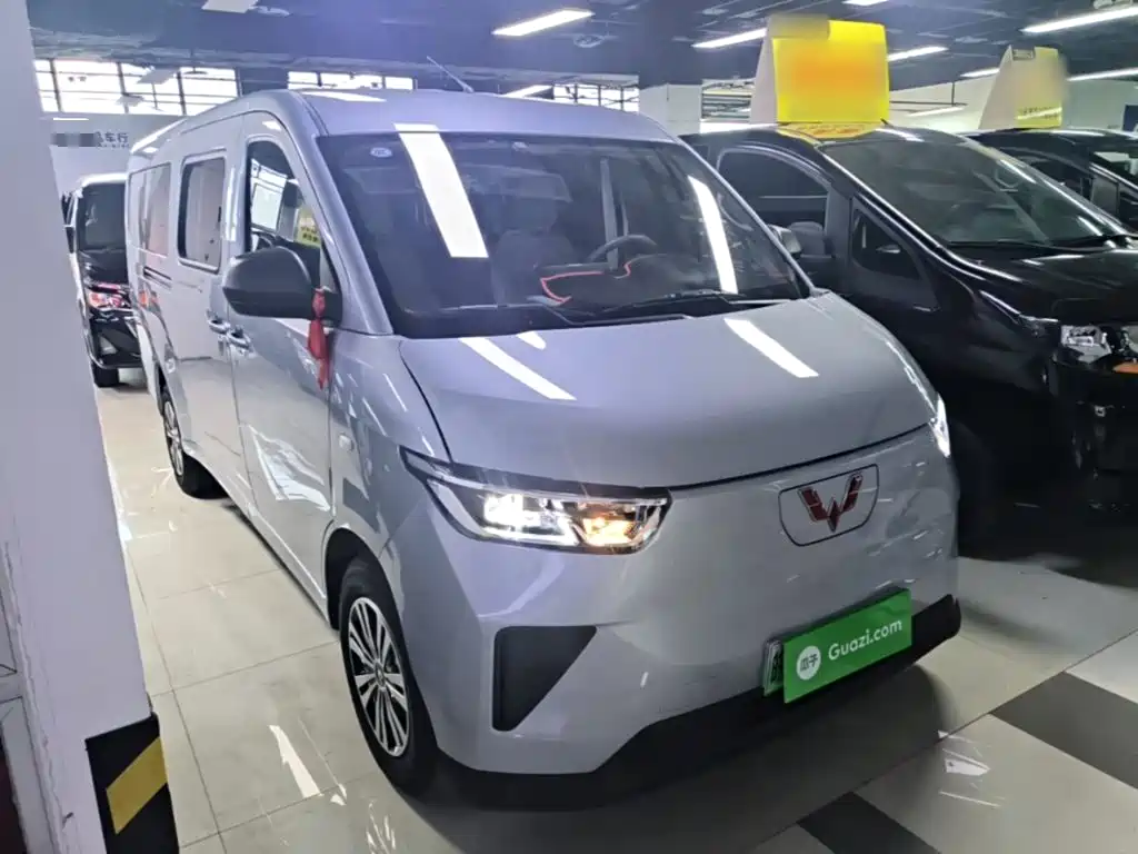 Wuling Yangguang — миниатюра 4