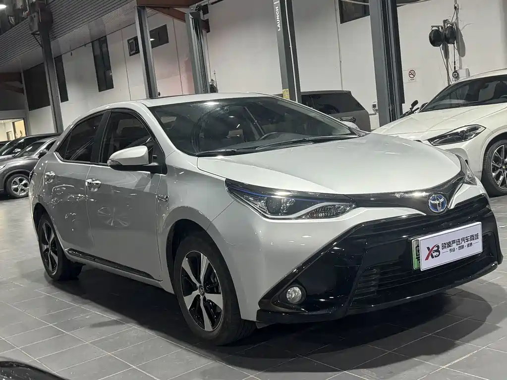 Toyota Levin Twin Engine E+ — миниатюра 3