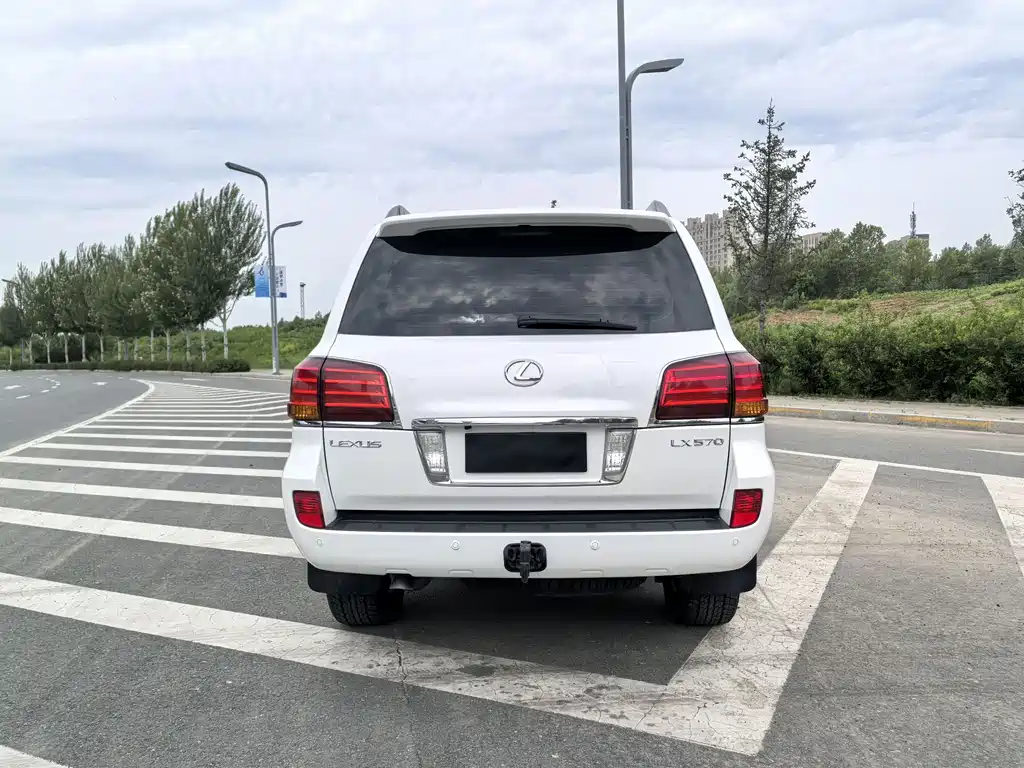 Lexus LX 2009 570