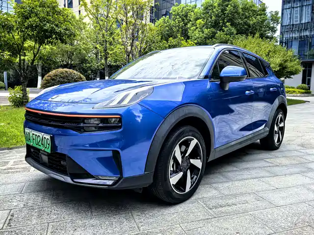 LYNK  & CO. 06 EM P 2021