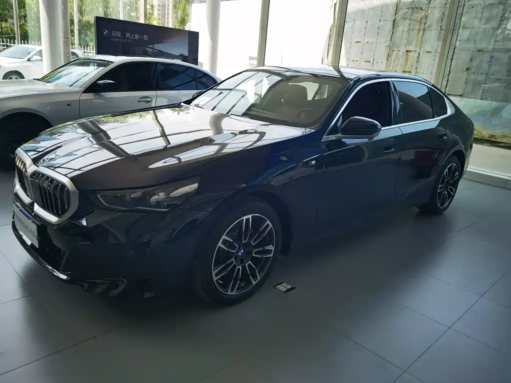 BMW 5 Series 2025