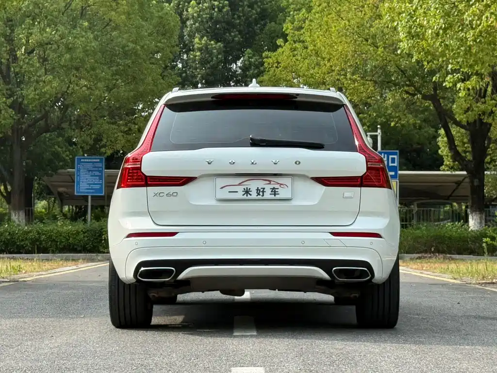 Volvo XC60 PHEV — миниатюра 6