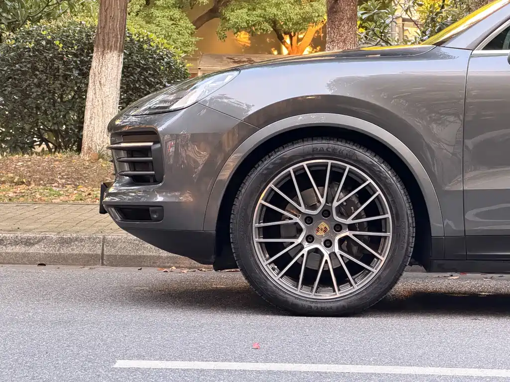 Porsche Cayenne — миниатюра 26