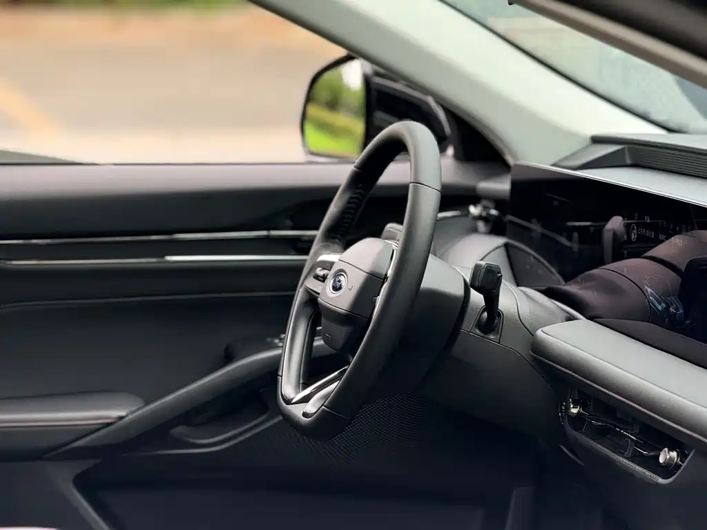 Ford Mondeo — миниатюра 15