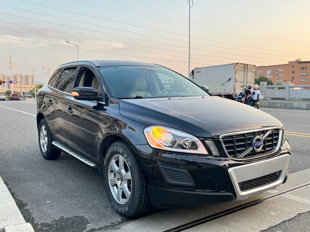 Volvo XC60 (Import) — миниатюра 3