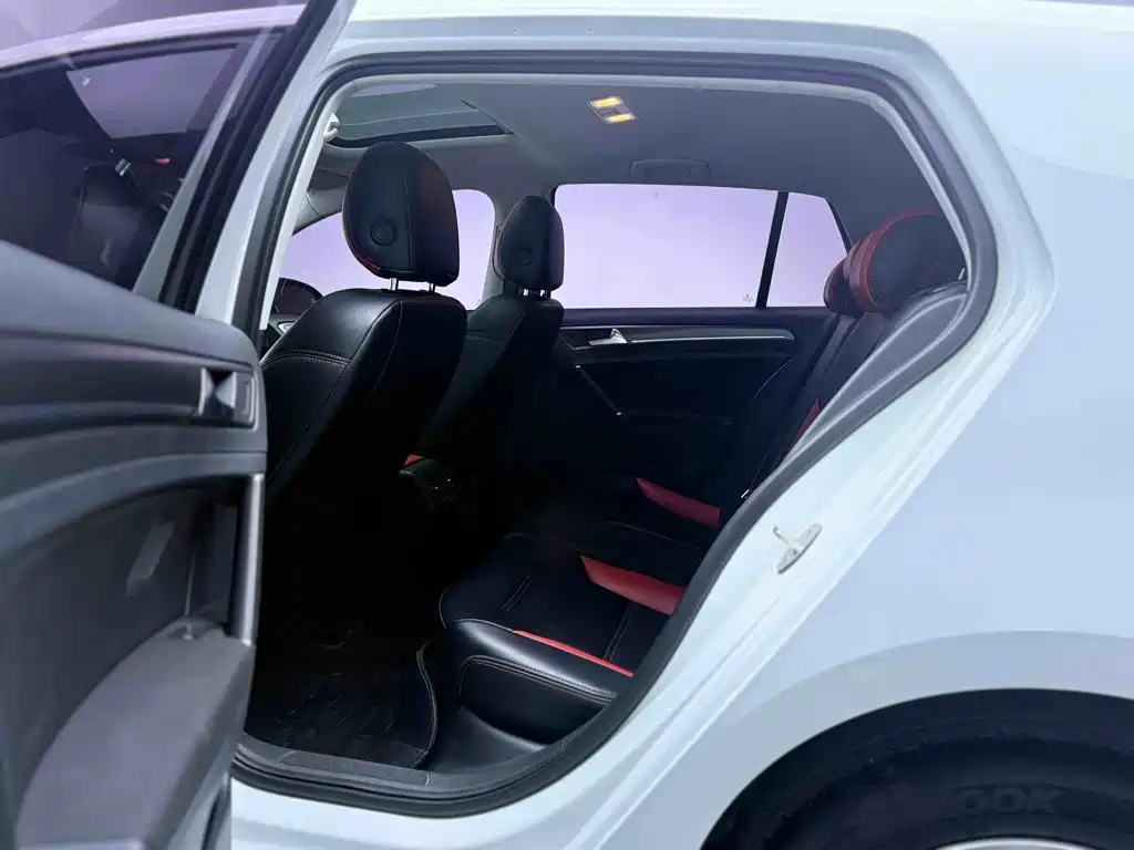 Volkswagen Golf — миниатюра 17