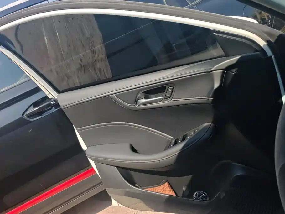 Roewe i5 — миниатюра 7