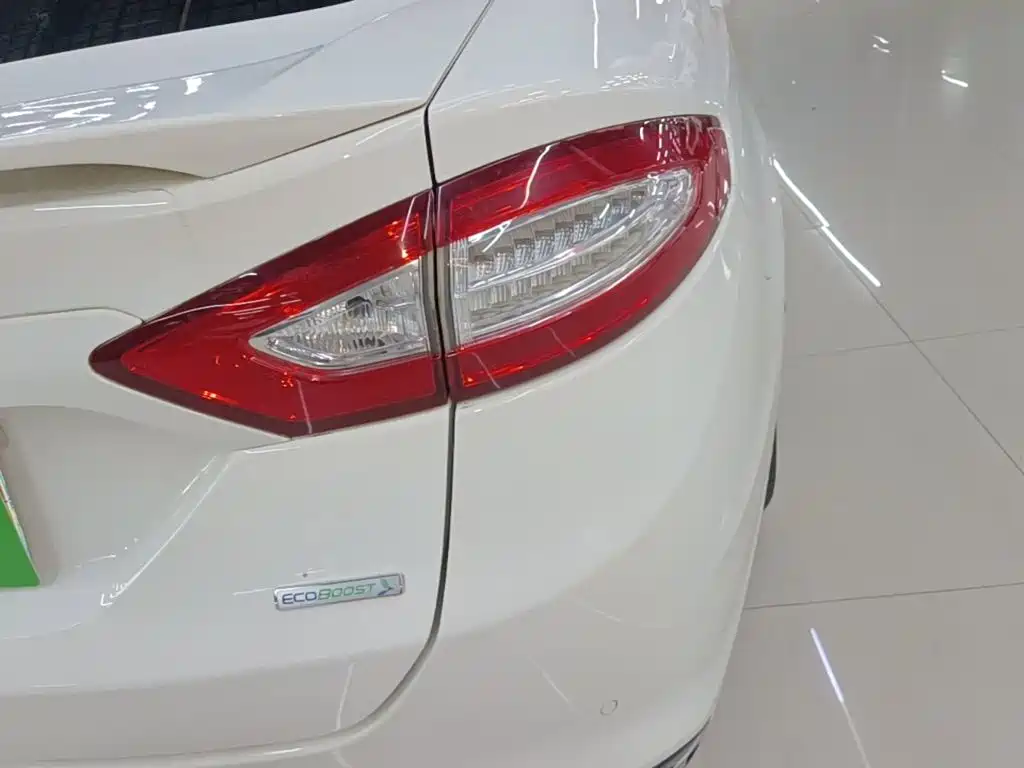 Ford Mondeo — миниатюра 8