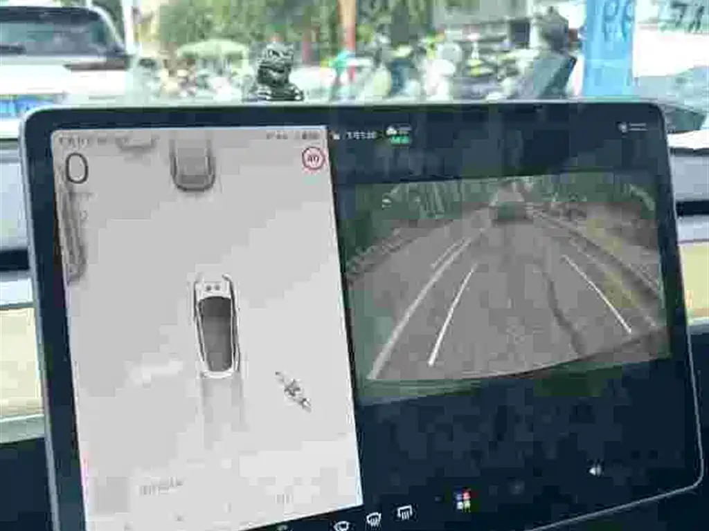 Tesla Model 3 — миниатюра 10