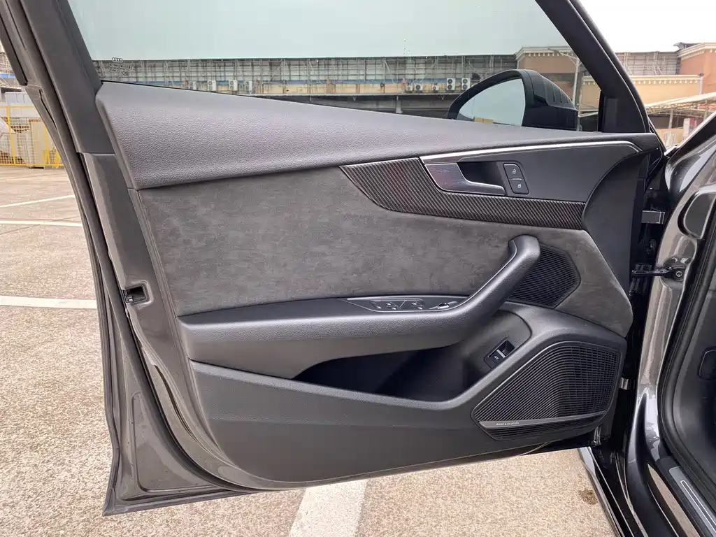 Audi A4L — миниатюра 8