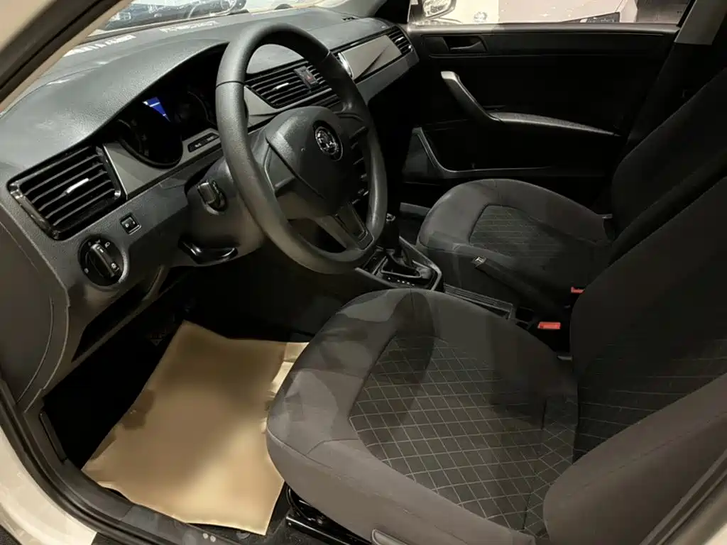 Skoda Rapid — миниатюра 13