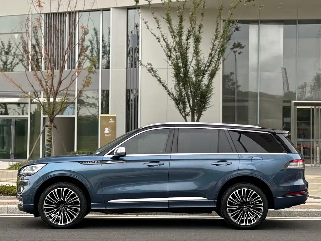 Lincoln Aviator — миниатюра 5