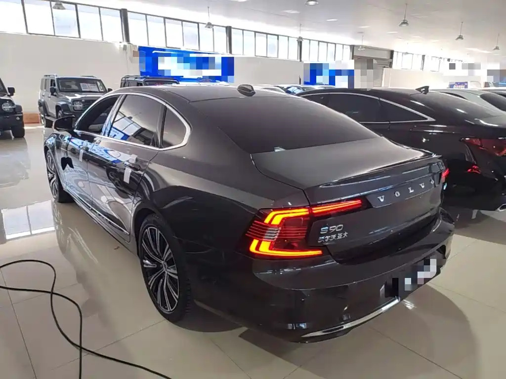 Volvo S90 — миниатюра 5