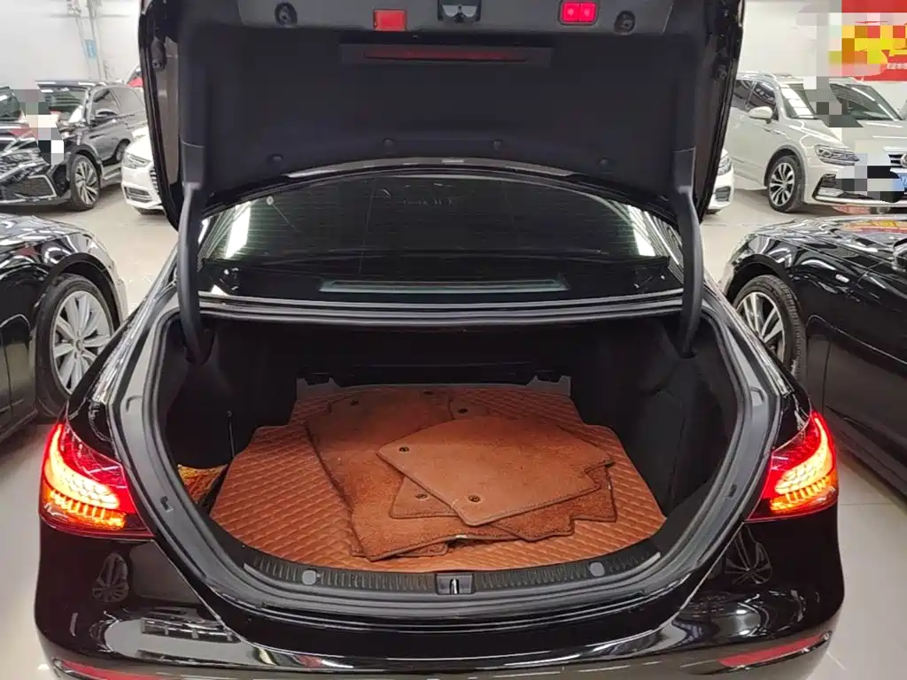 Mercedes-Benz E-Class — миниатюра 19